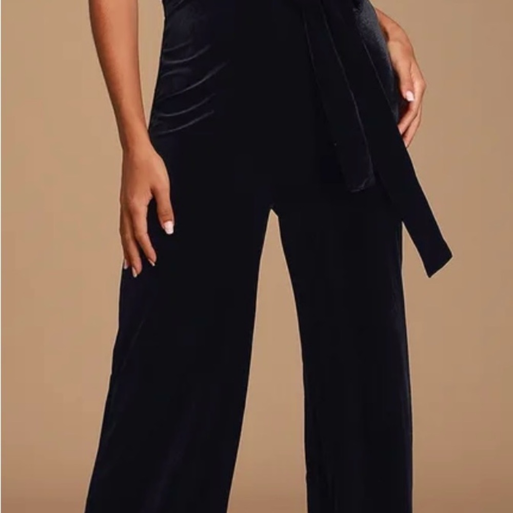 Lulu’s Kylinna Black Velvet Sleeveless Wide-Leg Jumpsuit